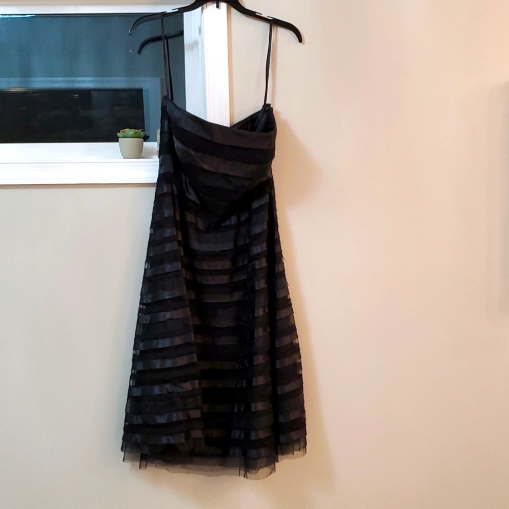 White House Black Market cocktail dress - size 10